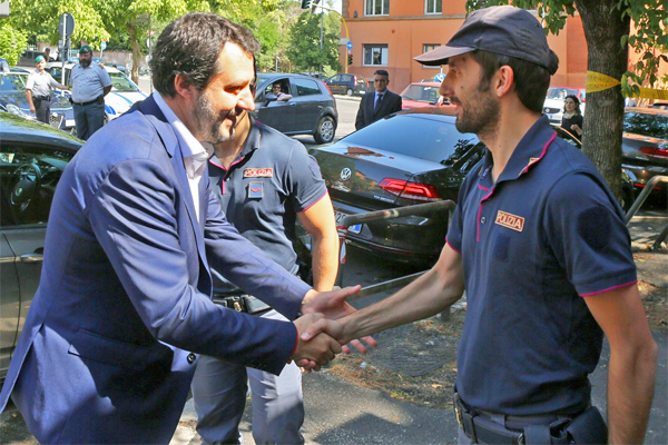 salvini poliziotto